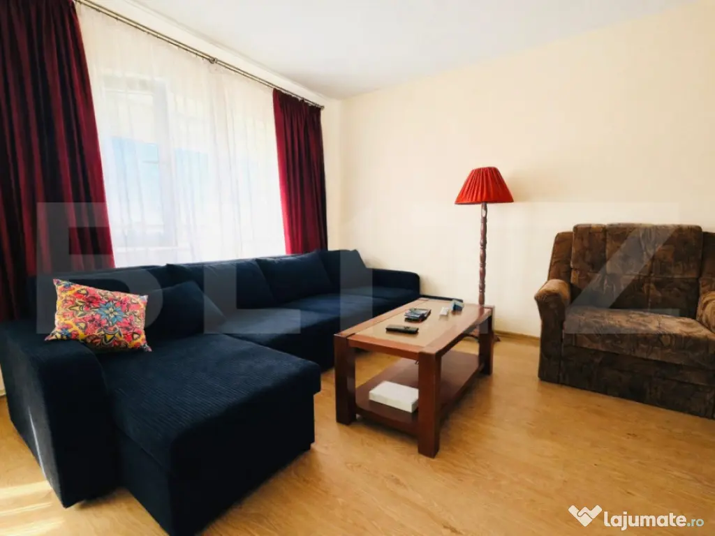 Apartament 3 camere, decomandat cu parcare și beci 