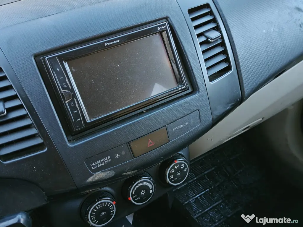 Dezmembrez Citroën C-crosser 