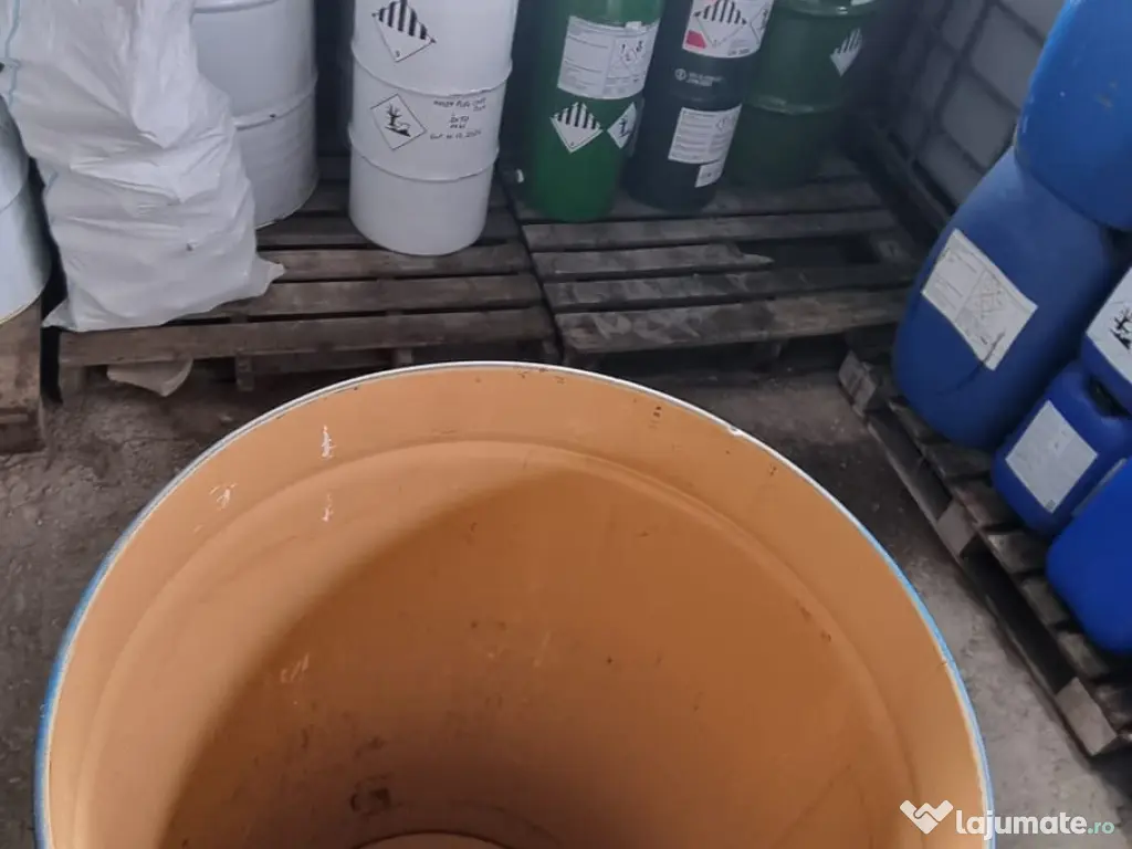 Butoi tabla 220 L cu capac si cerc 