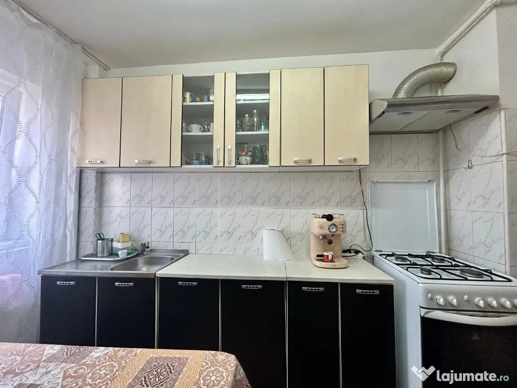 Apartament 3 camere, mobilat, utilat, balcon, zona Bartolomeu!