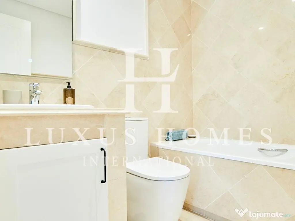 Penthouse 2 cam elegant, la cheie, cu priveliști panoramice asupra munților și piscine, central 