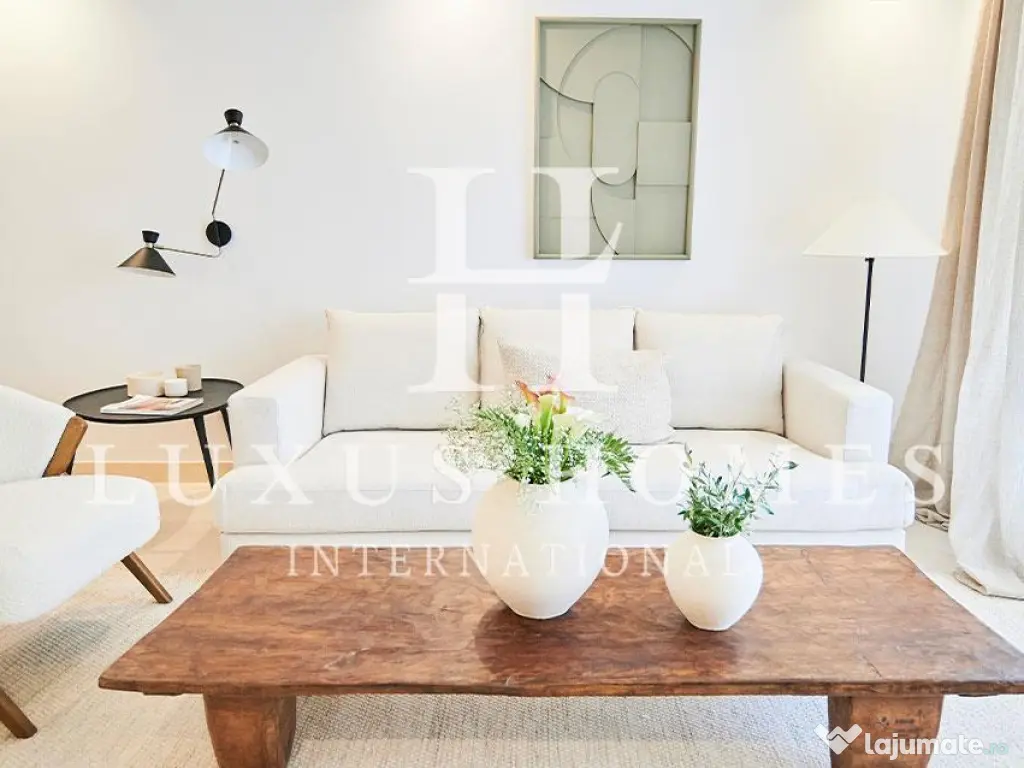 Penthouse 2 cam elegant, la cheie, cu priveliști panoramice asupra munților și piscine, central 