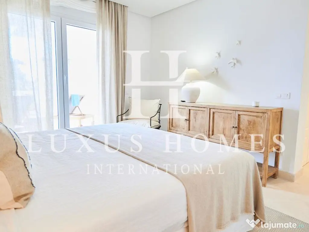 Penthouse 2 cam elegant, la cheie, cu priveliști panoramice asupra munților și piscine, central 