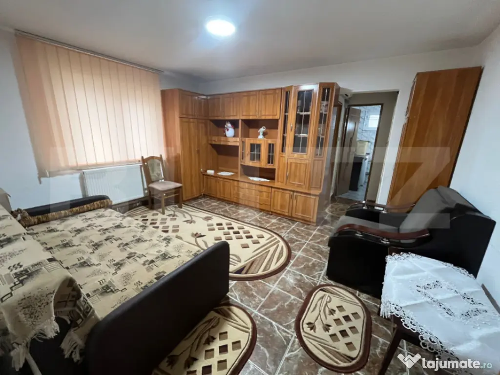 Apartament 2 camere, etaj 1 – mobilat și utilat, central? 