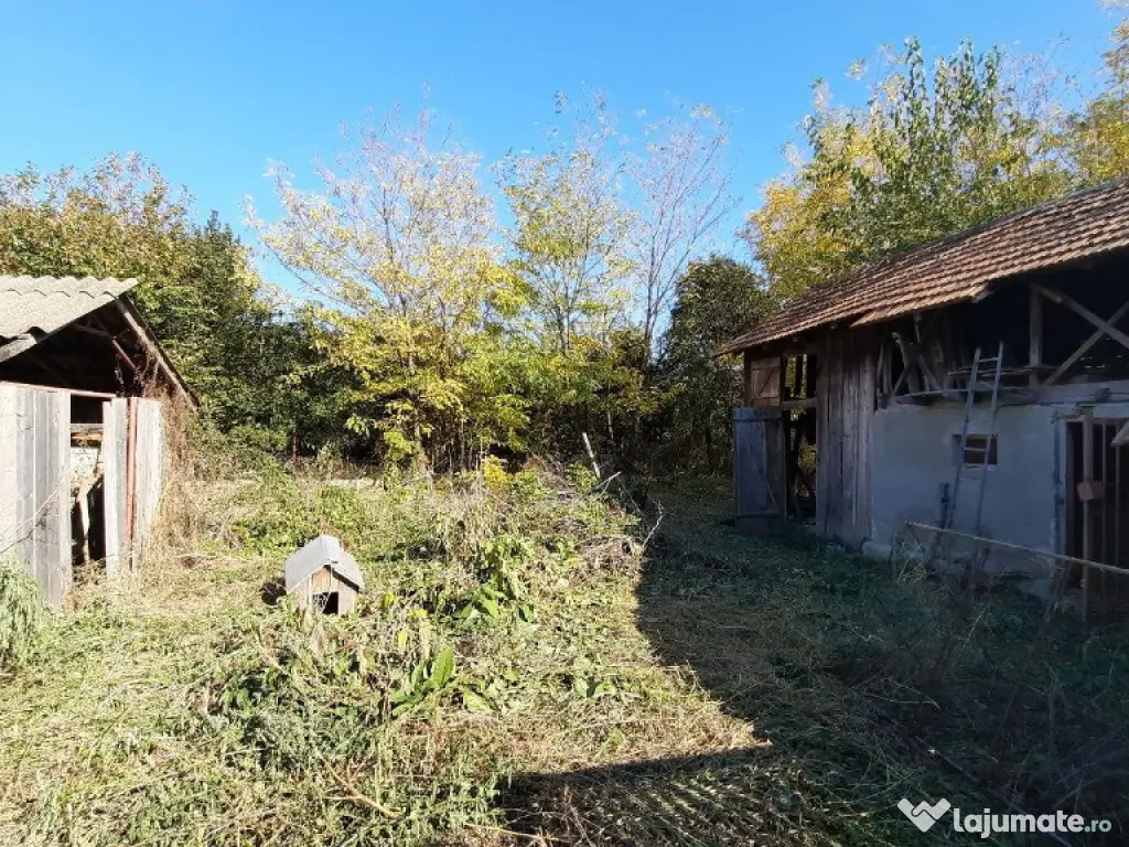 Vând proprietate în sat Brătești, com. Șirna, jud. Prahova 