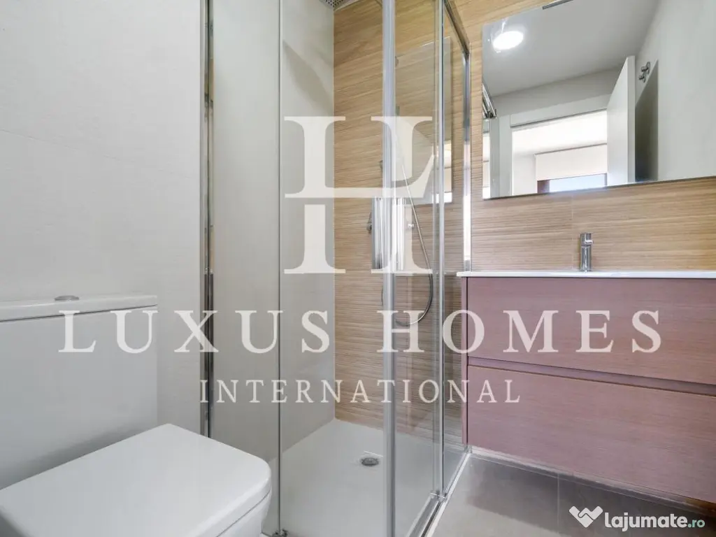 Apartament la parter cu terasă, acces la piscină situat într-un cartier liniștit 