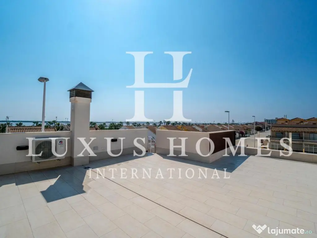 Apartament la parter cu terasă, acces la piscină situat într-un cartier liniștit 