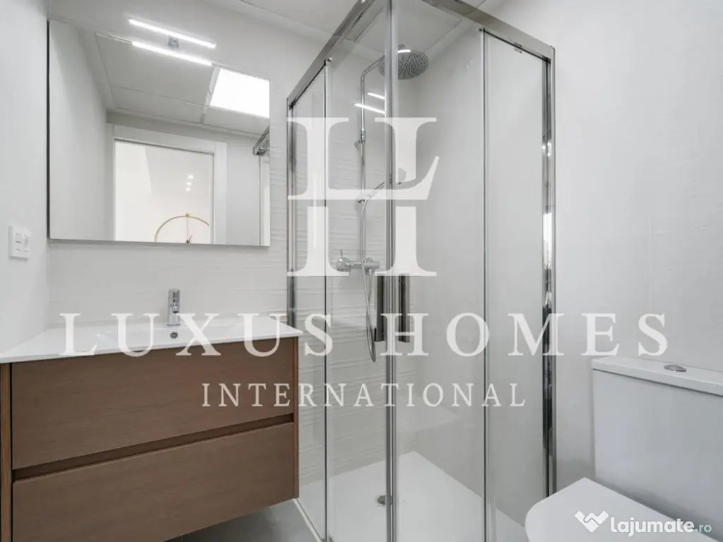 Apartament la parter cu terasă, acces la piscină situat într-un cartier liniștit 