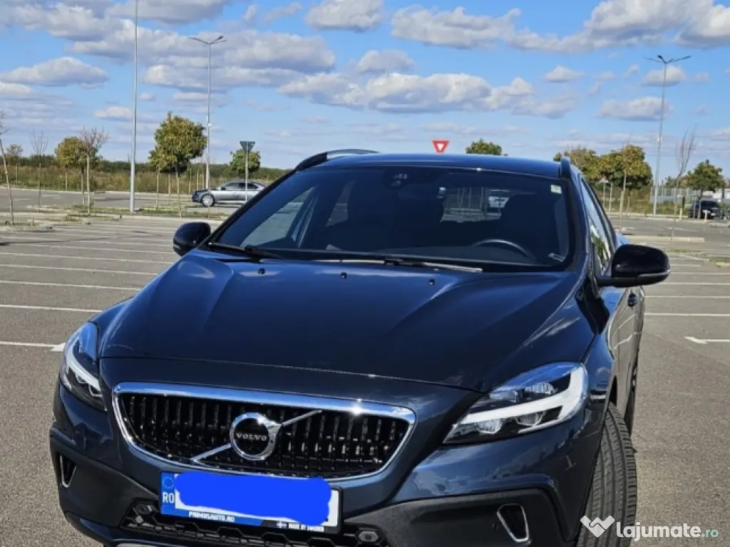 Volvo V40 Cross Country-2016-Diesel-42.000 Km 