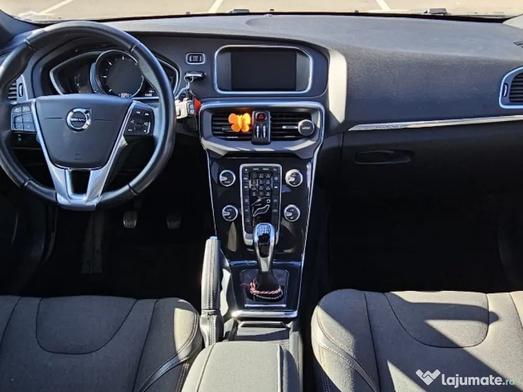 Volvo V40 Cross Country-2016-Diesel-42.000 Km 