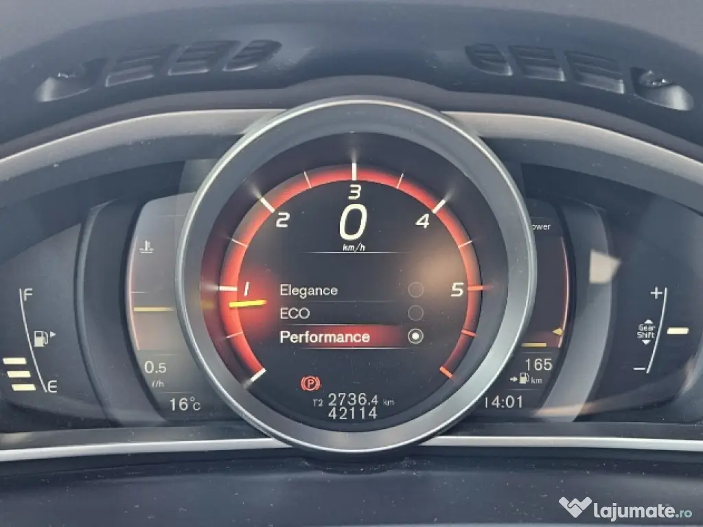 Volvo V40 Cross Country-2016-Diesel-42.000 Km 