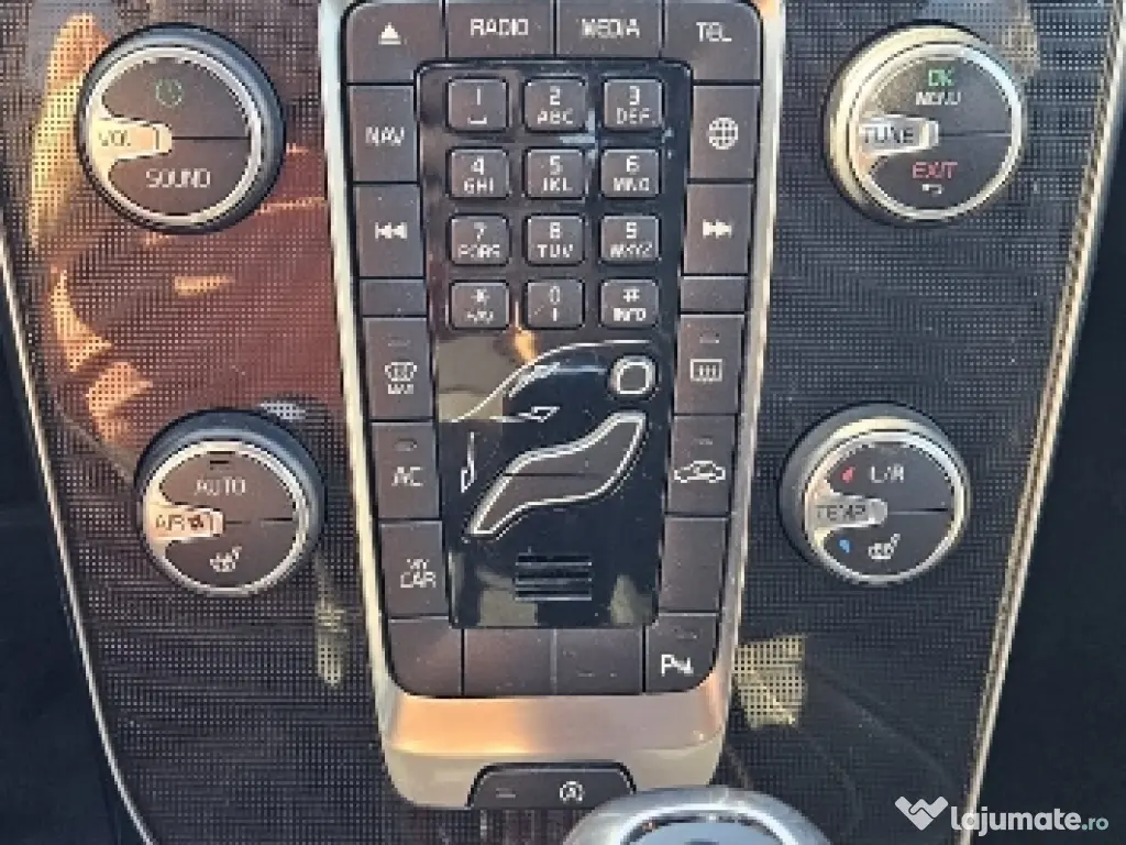 Volvo V40 Cross Country-2016-Diesel-42.000 Km 