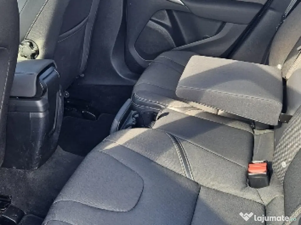 Volvo V40 Cross Country-2016-Diesel-42.000 Km 