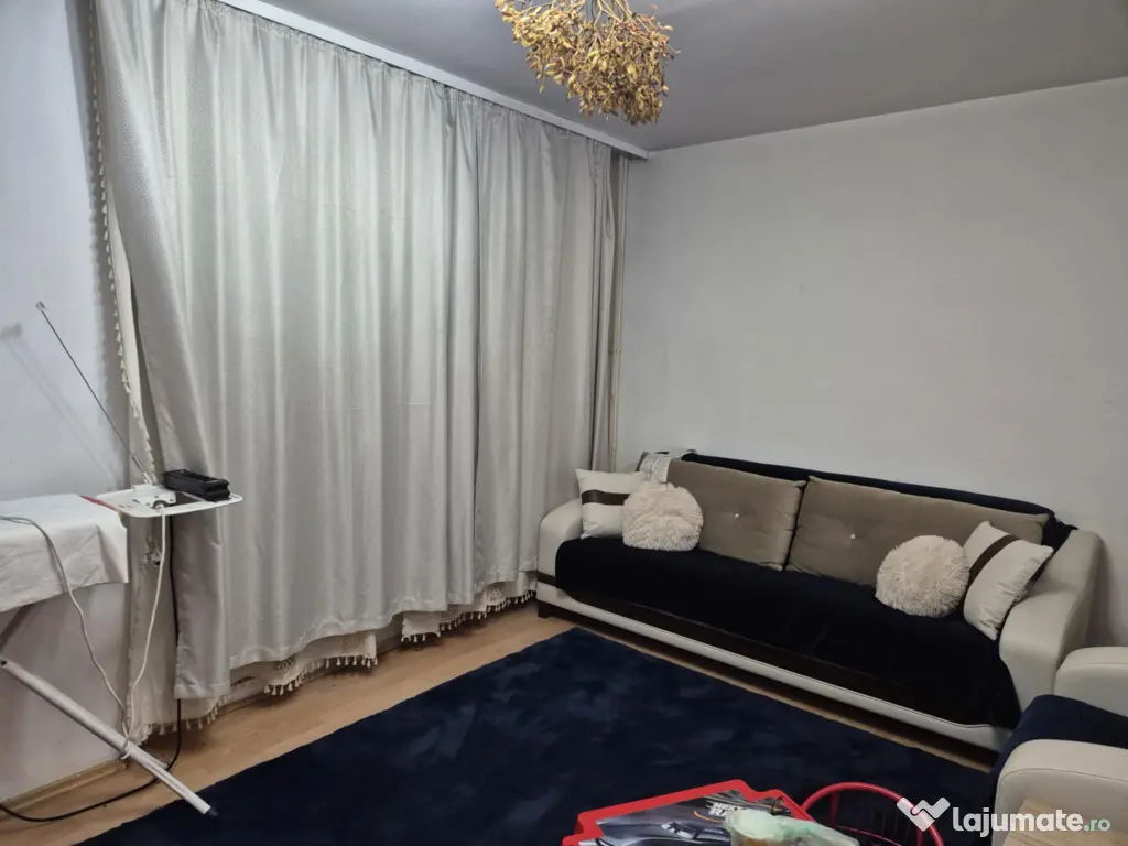 Vind apartament 3 camere 