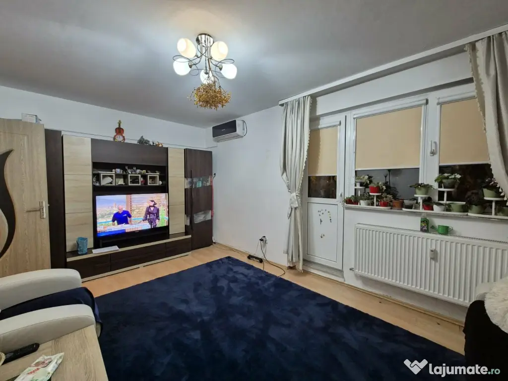 Vind apartament 3 camere 