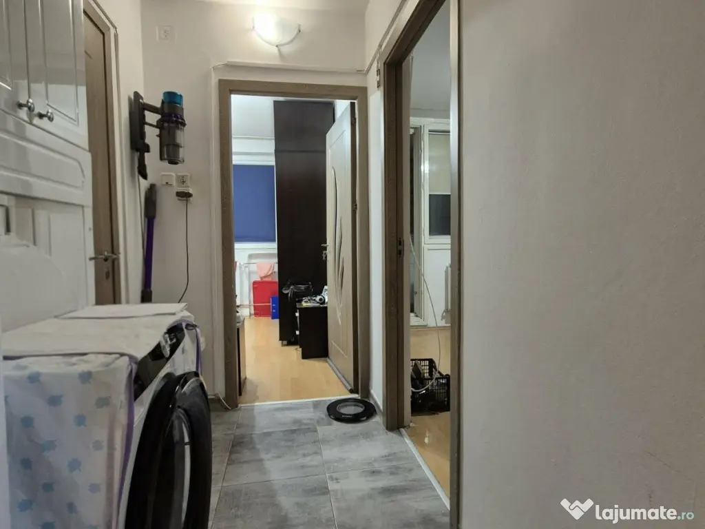 Vind apartament 3 camere 