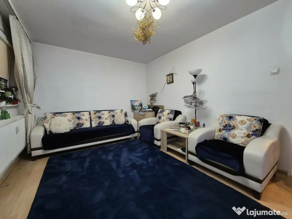 Vind apartament 3 camere 