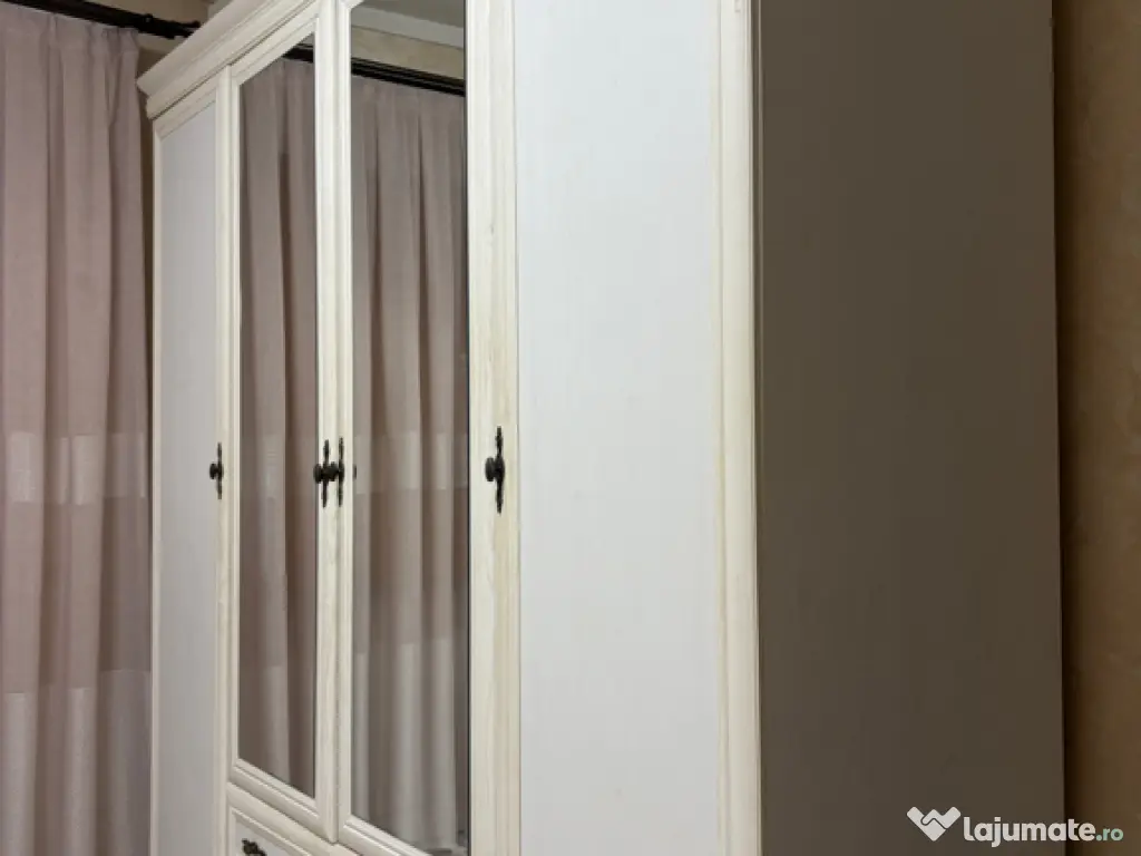 Dulap cu 4 uși și 2 sertare