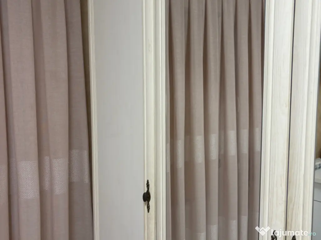 Dulap cu 4 uși și 2 sertare