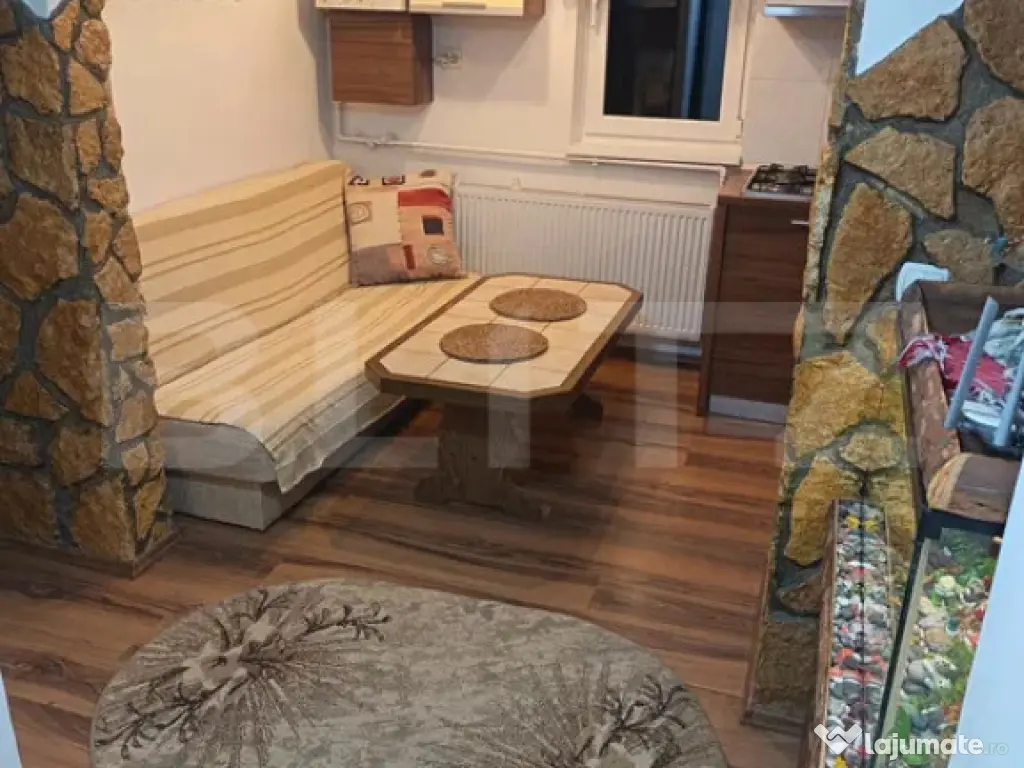 Apartament 2 camere, etaj intermediar, parcare, Dambu Rotund