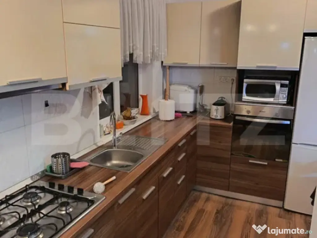 Apartament 2 camere, etaj intermediar, parcare, Dambu Rotund