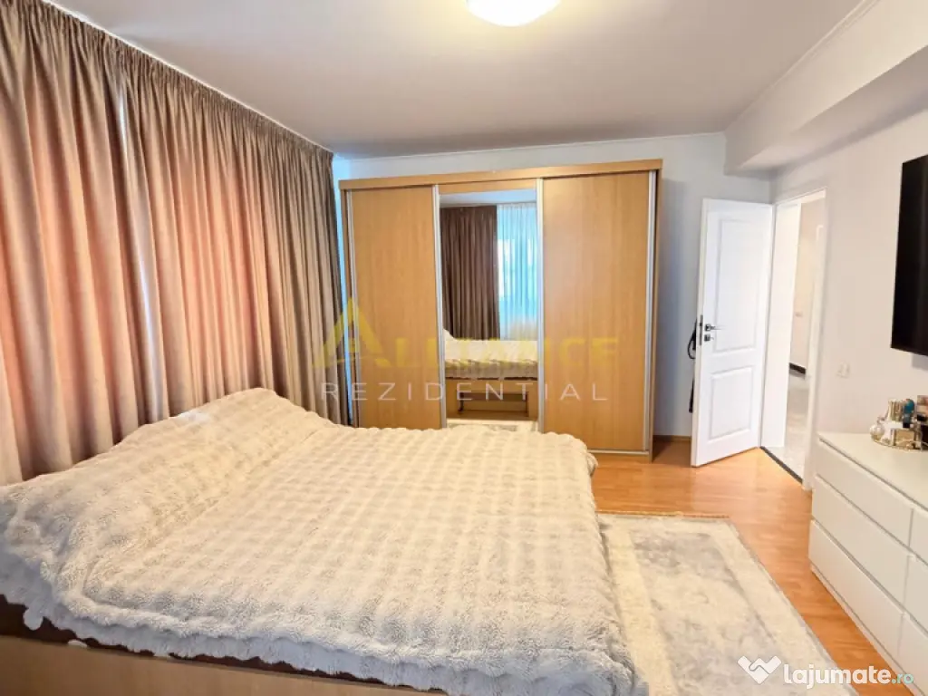 Vila spatioasa cu 9 camere, foisor, magazie, curte amenajata 