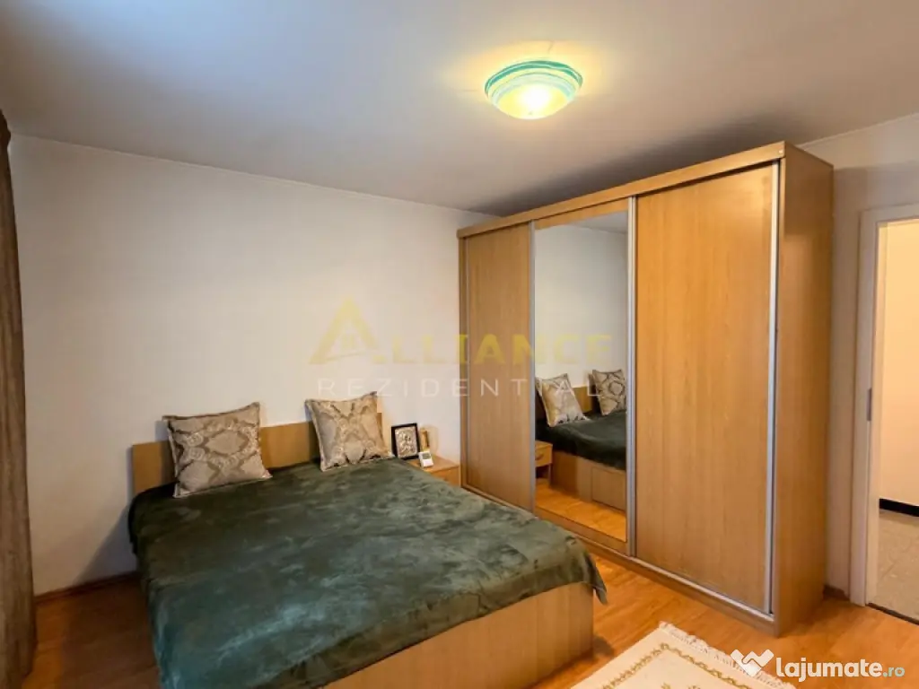 Vila spatioasa cu 9 camere, foisor, magazie, curte amenajata 