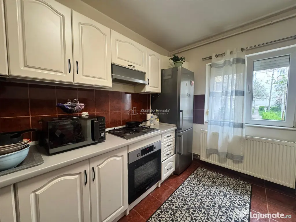 3 camere - 2 bai - Parter inalt 