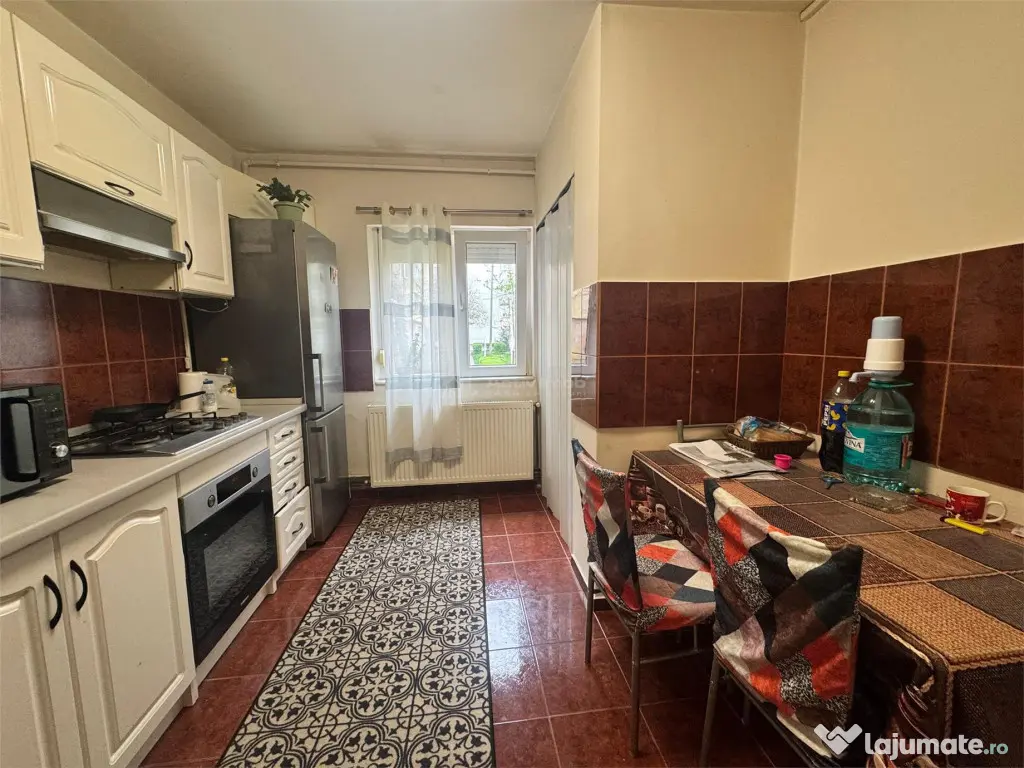 3 camere - 2 bai - Parter inalt 