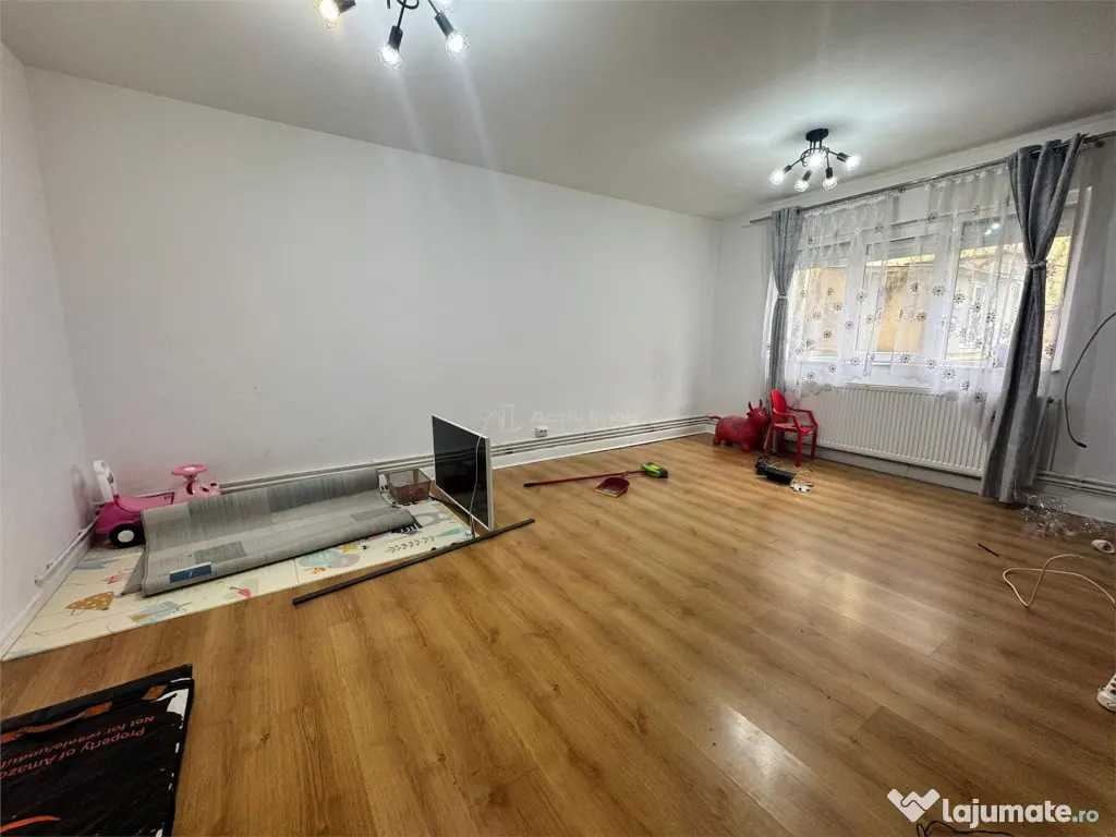 3 camere - 2 bai - Parter inalt 