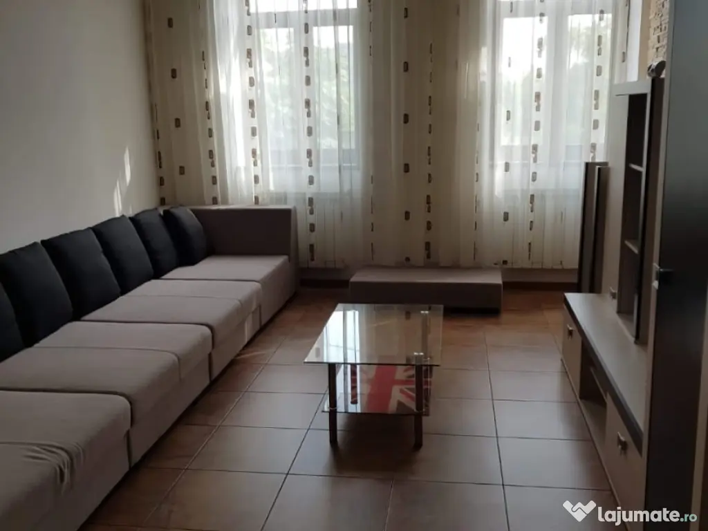 Apartament mobilat 