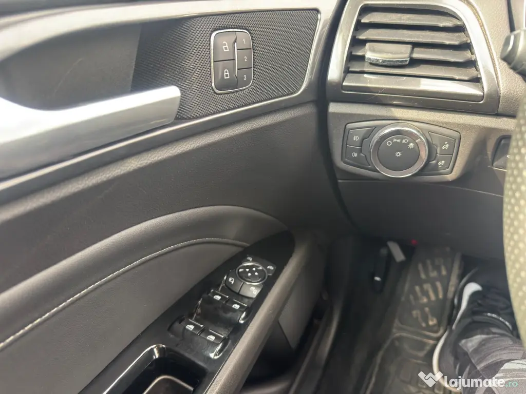 Ford Mondeo 2.0 diesel Ecoblue 190 CP 2019 - stare impecabila! 