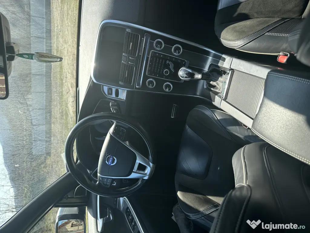Volvo xc60, r design, 2,4l, 181 CP impecabil 