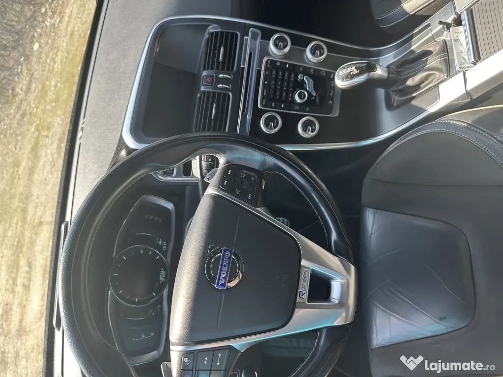 Volvo xc60, r design, 2,4l, 181 CP impecabil 