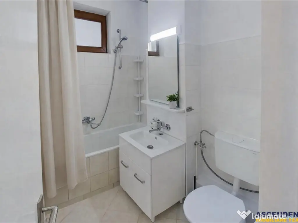 Apartament 2 camere, luminos,Ultracentral, Brasov. 