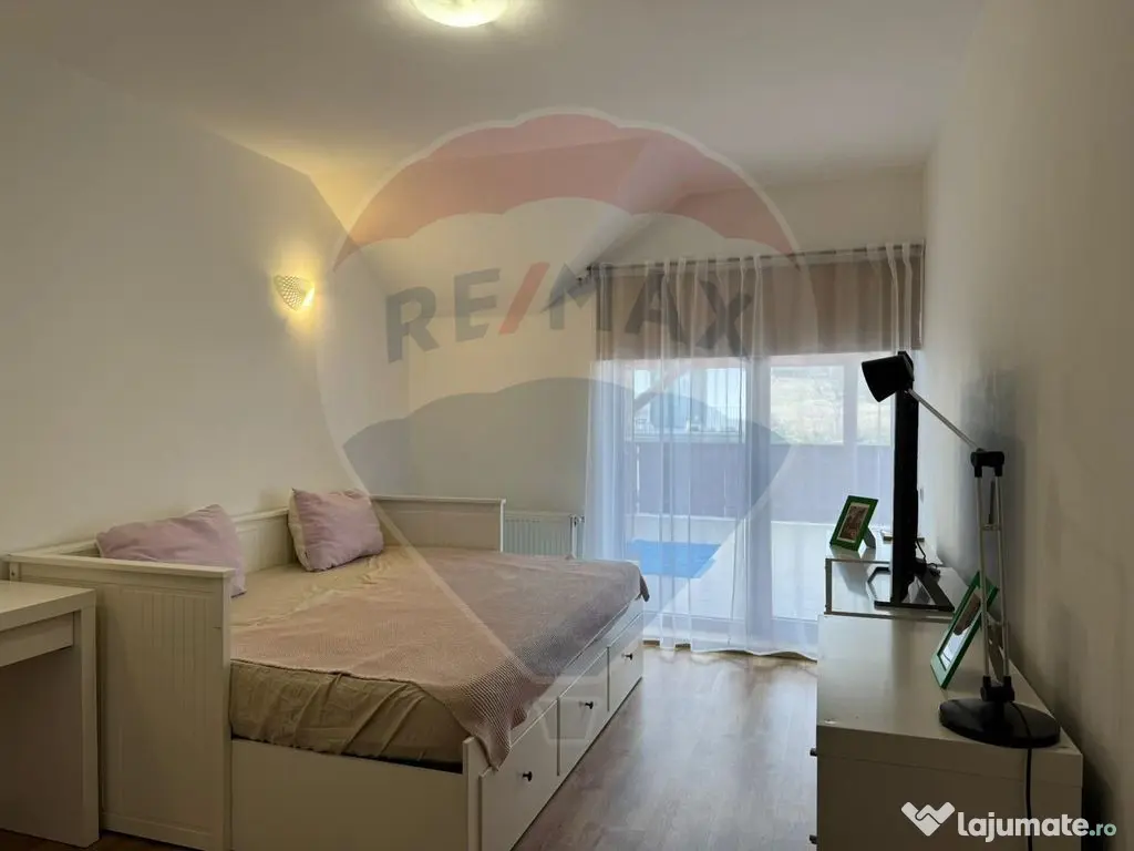 Apartament cu 5 camere de închiriat în zona Buna Ziua