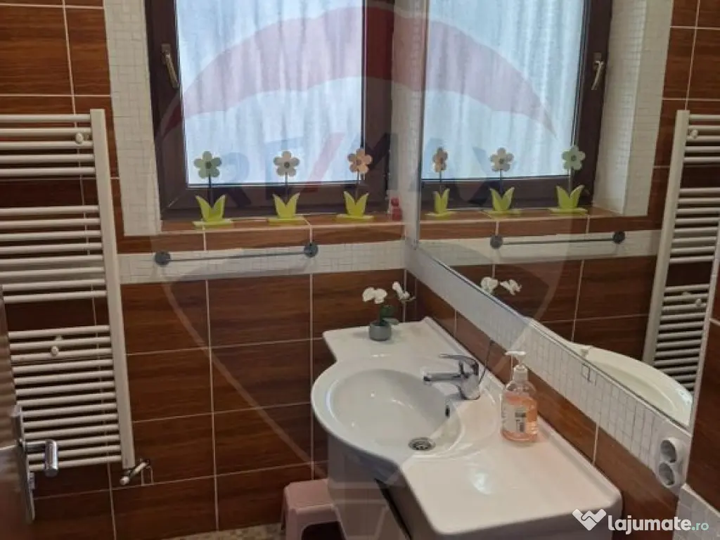 Apartament cu 5 camere de închiriat în zona Buna Ziua