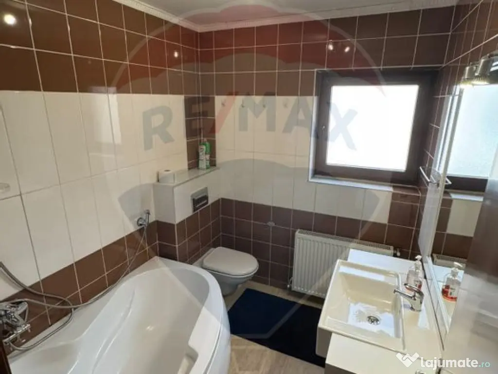 Apartament cu 5 camere de închiriat în zona Buna Ziua