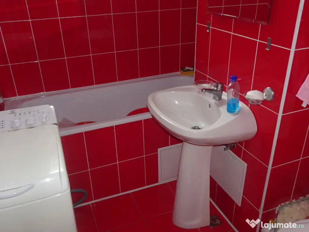 Vand apartament cu 2 camere in Deva, zona Titu Maiorescu,parter inalt, 