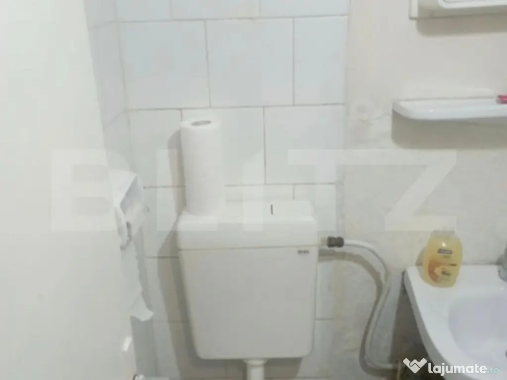 Garsoniera zona Tractorul, mobilata, etaj intermediar 