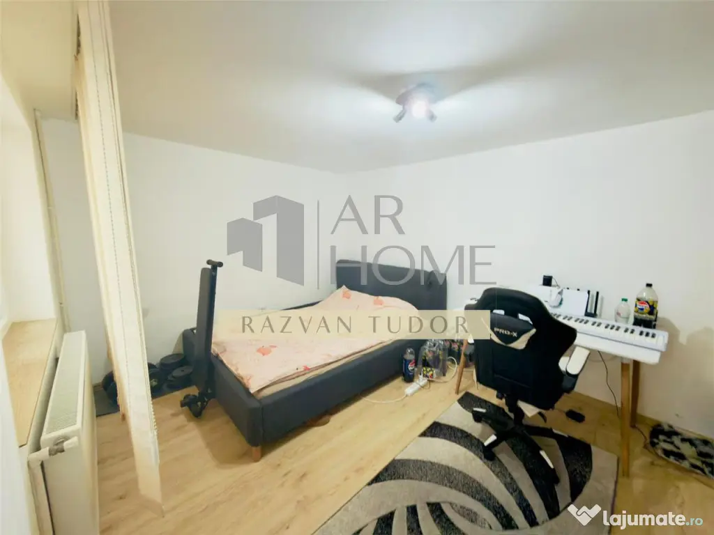 Casa 4 camere , semifinisata , cu beci , Ploiesti ,zona cent 