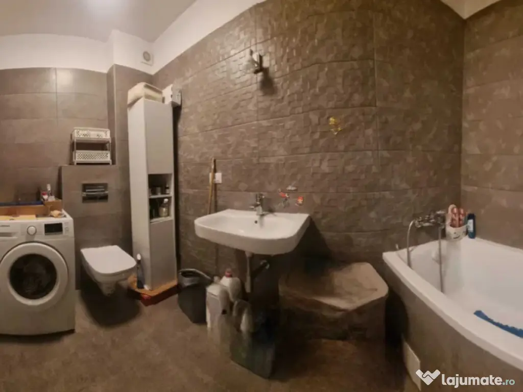 Apartament 2 camere, decomandat - zona Bartolomeu 