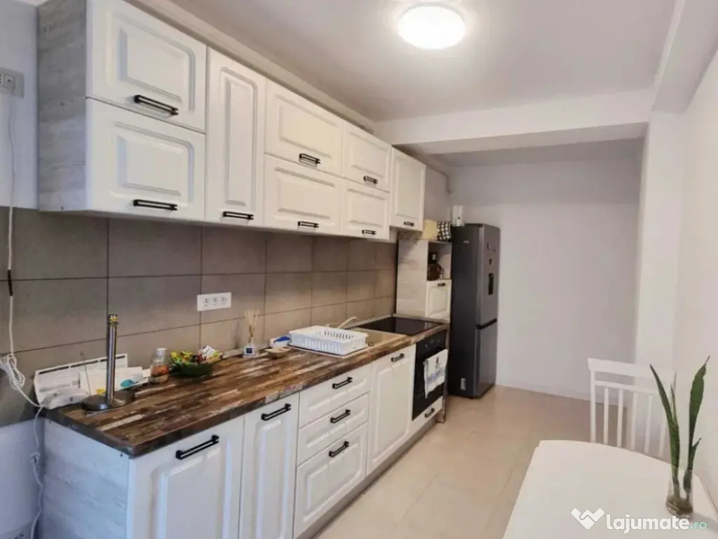 Apartament 2 camere, decomandat - zona Bartolomeu 