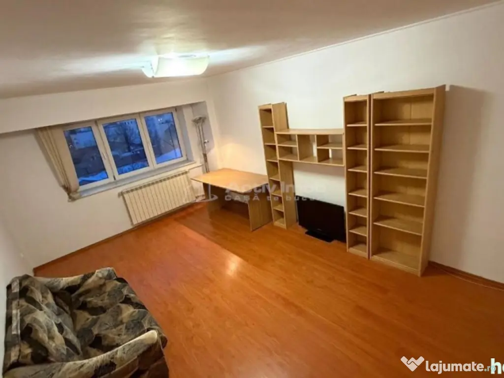 2 Camere, Bulevardul Unirii (Union Plaza) 