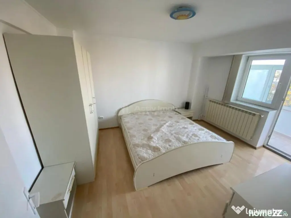 2 Camere, Bulevardul Unirii (Union Plaza) 