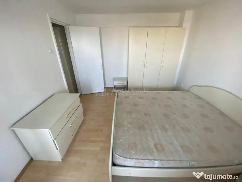 2 Camere, Bulevardul Unirii (Union Plaza) 