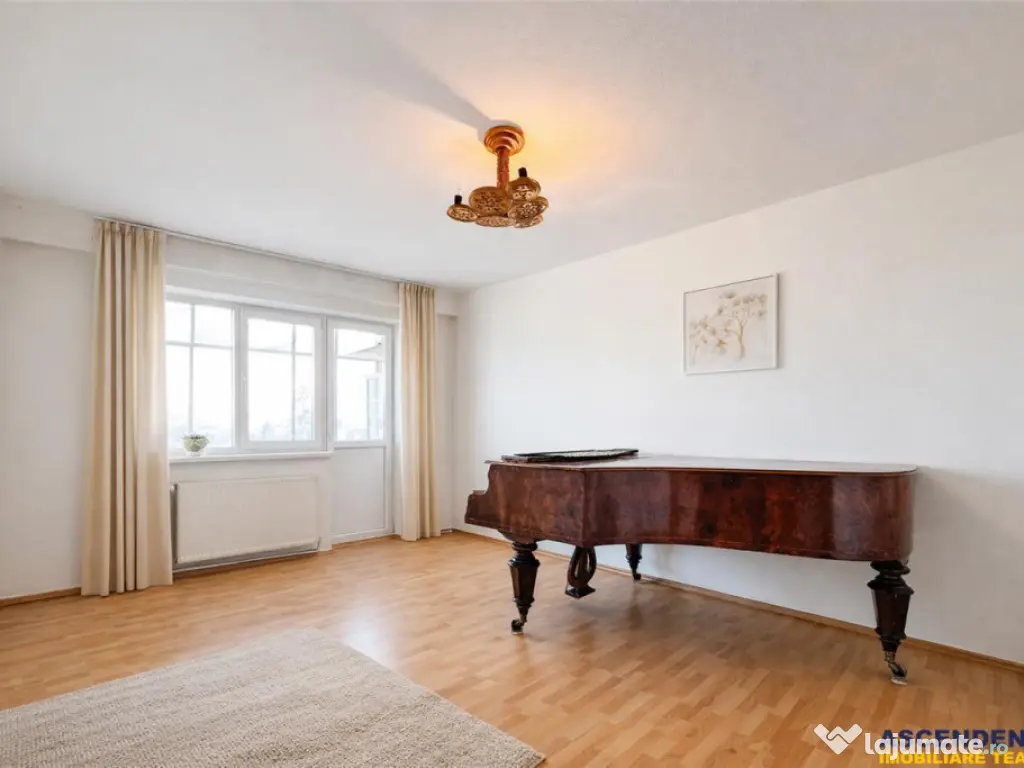 Film! Apartament cu 3 camere, decomandat, Ciucului, Sfantu G 