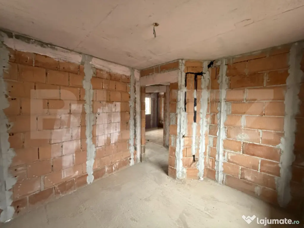 Casă modernă in Ploiesti + curtea + 2 locuri de parcare. 