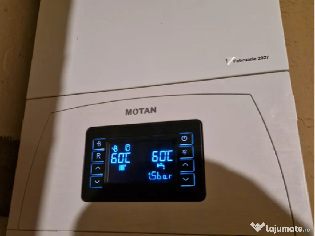 Vând centrală termică pe gaz în stare foarte bună. 