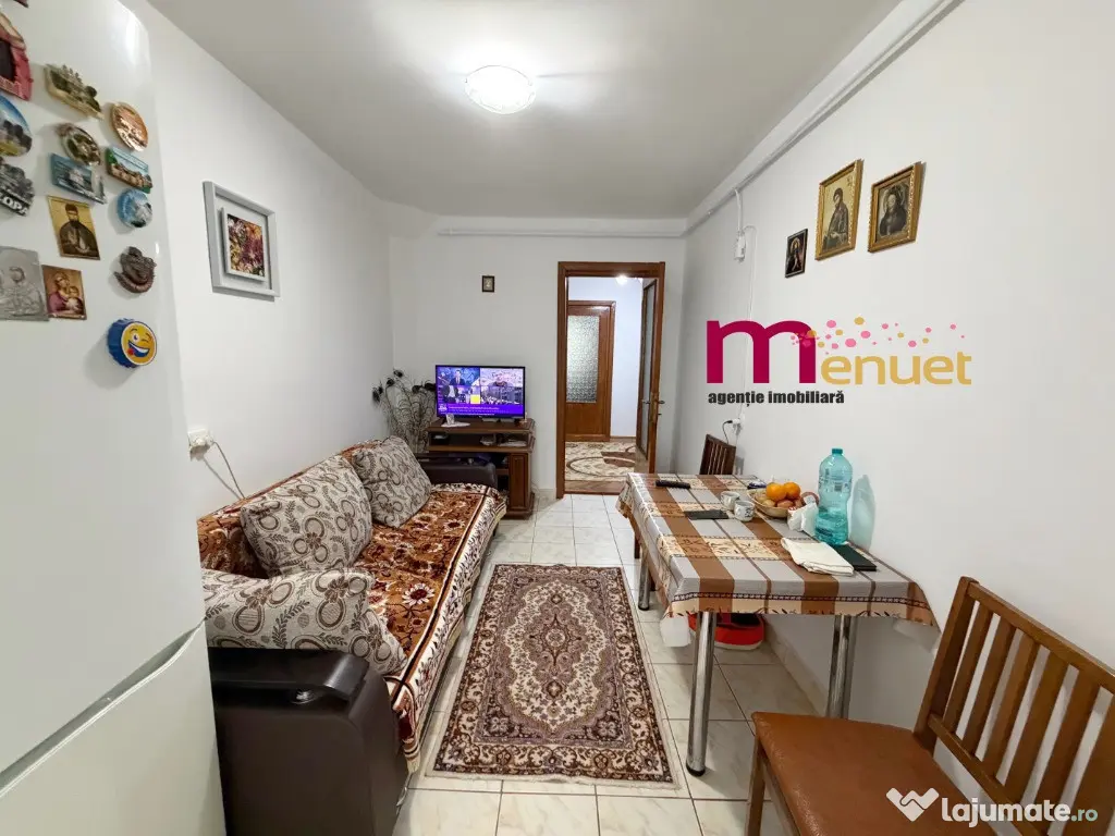 Apartament 3 camere,str.Victoriei,etaj 1,90 mp 